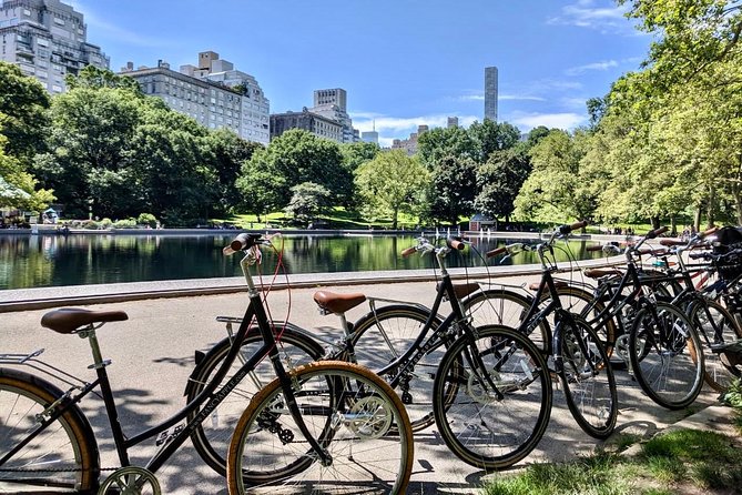 Best of Central Park Bike Tour - Jacqueline Kennedy Onassis Reservoir and Cherry Hill: two viewpoints, two vibes