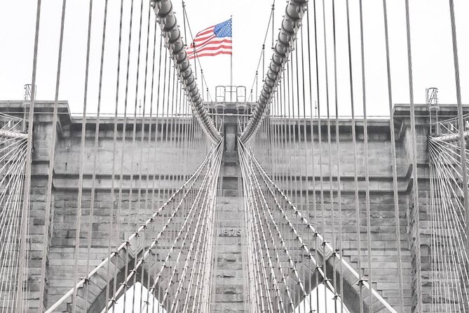 Brooklyn Bridge & DUMBO Neighborhood Tour - from Manhattan to Brooklyn - Guides can make or break this kind of walk
