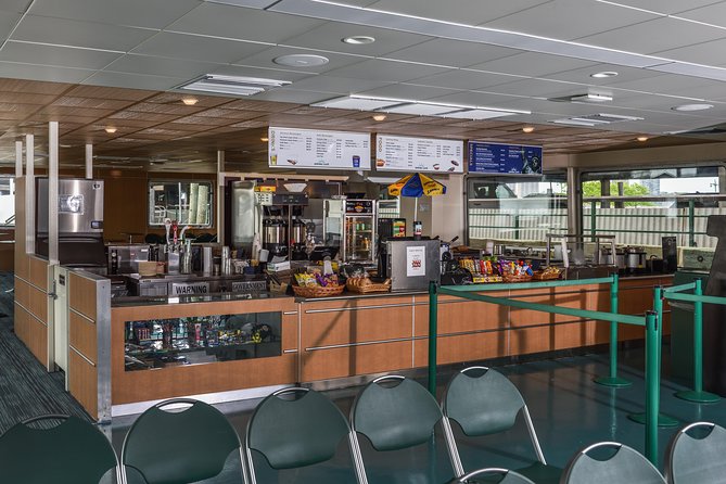 Circle Line: 1hr - NYC Liberty Cruise - Onboard experience: seats, restrooms, Wi‑Fi, and the snack bar you’ll probably use