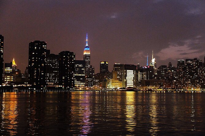 Circle Line: 2hr - New York City Harbor Lights Cruise - Statue of Liberty at Night: How to Get the Best Moment