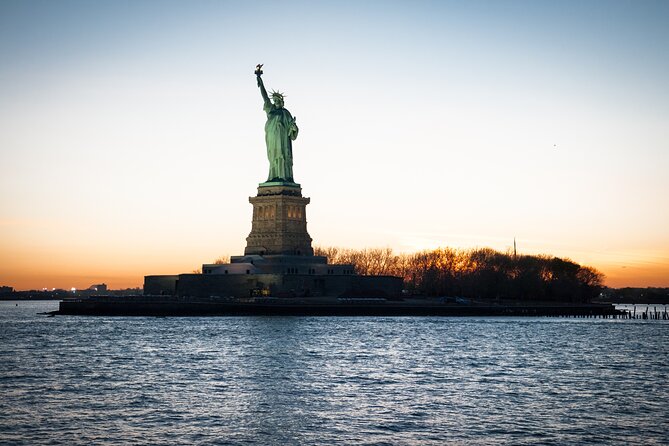 Circle Line: 2hr - New York City Harbor Lights Cruise - Timing, Weather, and What to Wear on a Windy Night