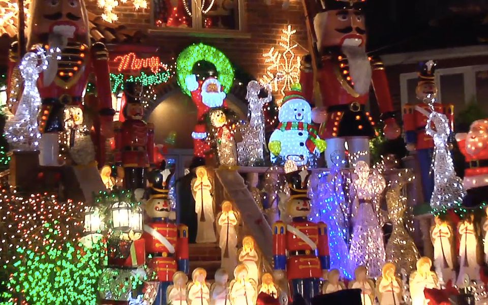 From Manhattan: Dyker Heights Lights & Skyline Tour - Value and What You Actually Get for $55