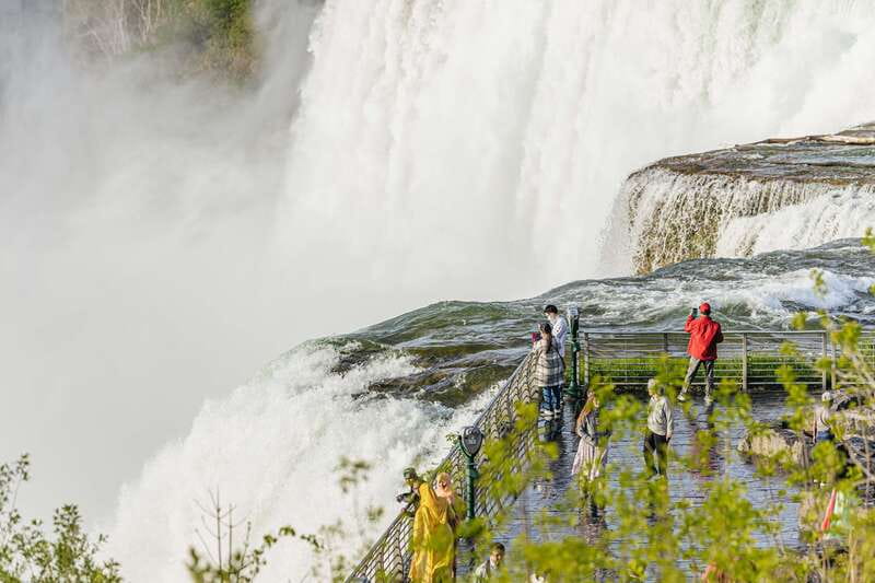 From New York City: Niagara Falls One Day Tour - A One-Day Niagara Fix From NYC: Early Quiet, Real Close-Up