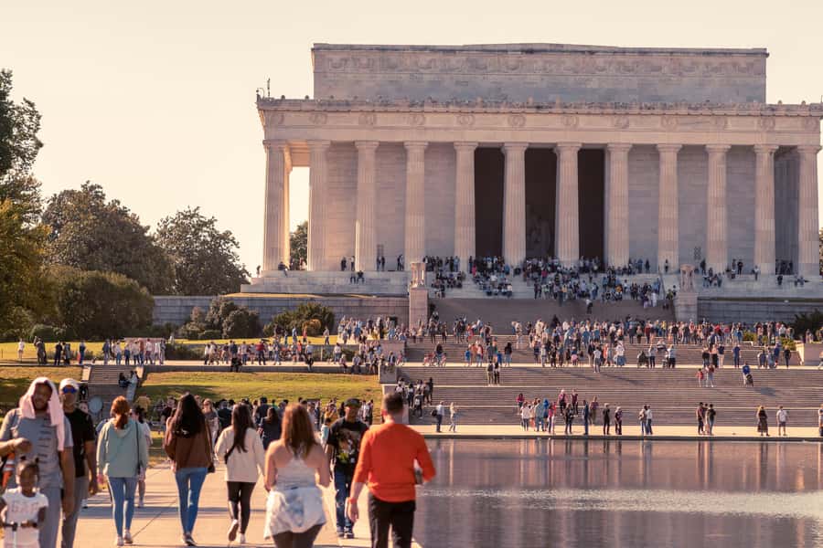 From New York City: Washington and Philadelphia 1-Day Tour - The road to Philadelphia: a lunch break and a change of pace