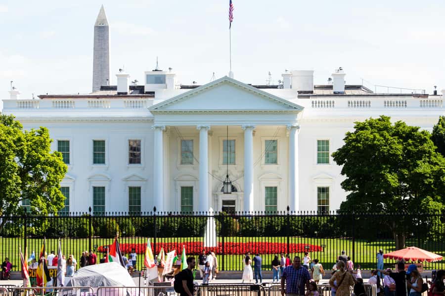 From New York City: Washington and Philadelphia 1-Day Tour - Philadelphia Old City walking tour: Independence Hall and Liberty Bell