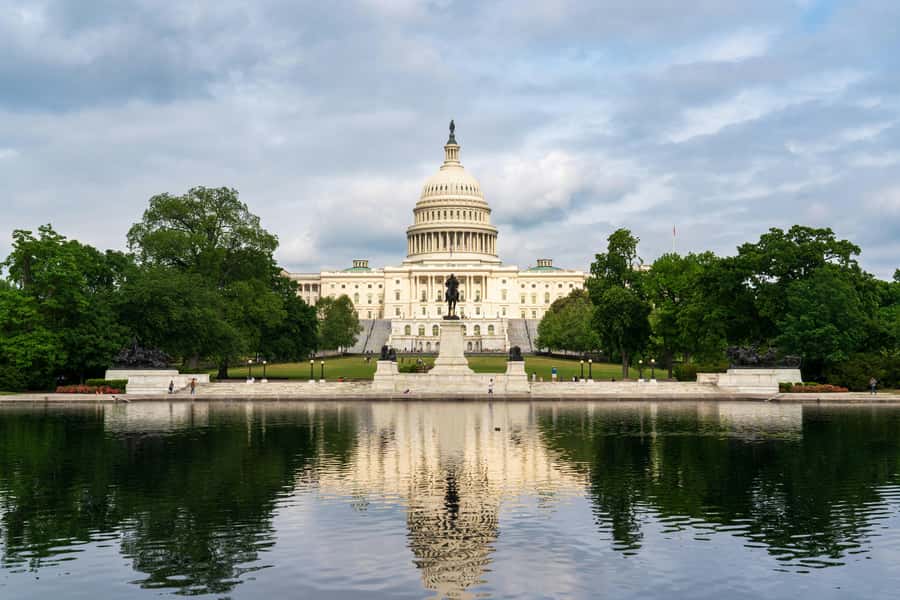 From New York City: Washington and Philadelphia 1-Day Tour - The motor coach ride: comfort, charging, and staying sane