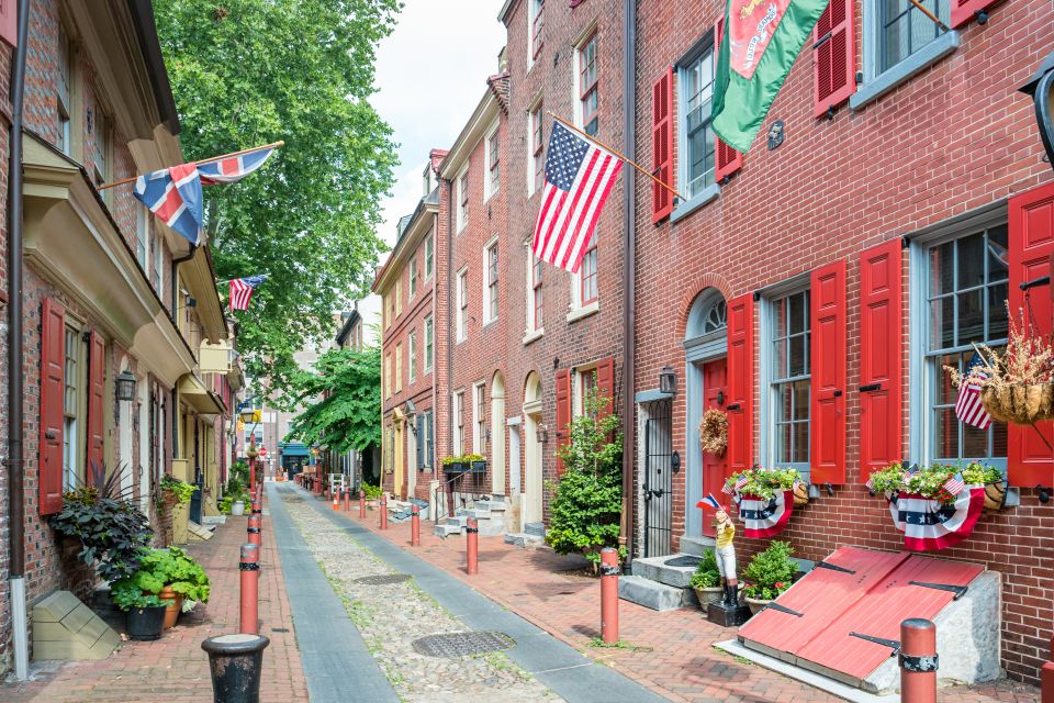 From NYC: Day Trip to Philadelphia and Amish Country - Getting Your Bearings Fast: Guided Sightseeing That Adds Context
