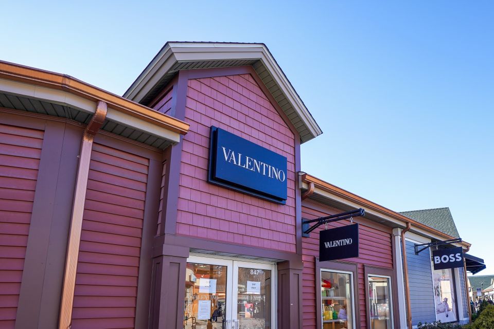 From NYC: Woodbury Common Premium Outlets Shopping Tour - Food Without the Detour: 15 Places to Eat Inside Woodbury Common