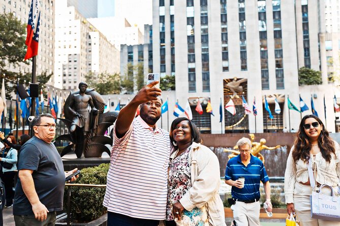 Half-Day Bus Tour of NYC Top Highlights - Lincoln Center, the Dakota Building, and the Strawberry Fields Moment