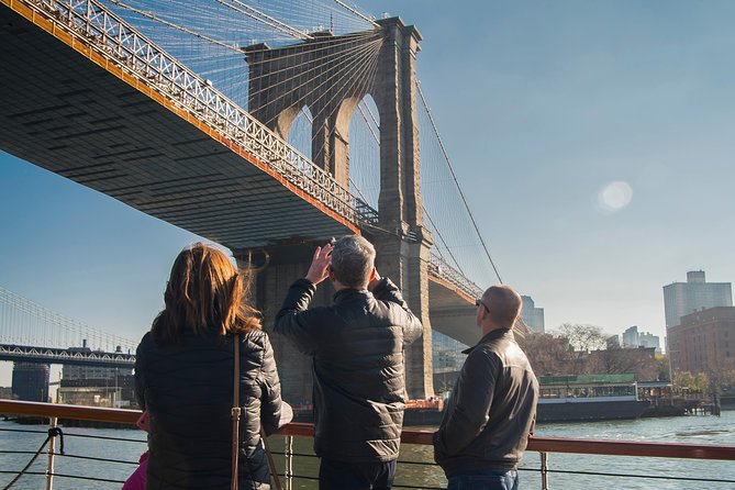 Manhattan Architecture Yacht Cruise - Photo and comfort strategy: open bow vs observation cabin