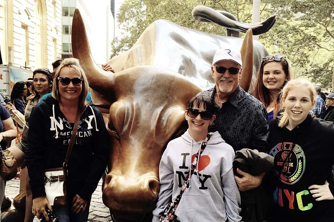 Manhattan Group Tour Including Wall Street and 911 Memorial - 9/11 Memorial Pools: what to notice during your 30-minute pause