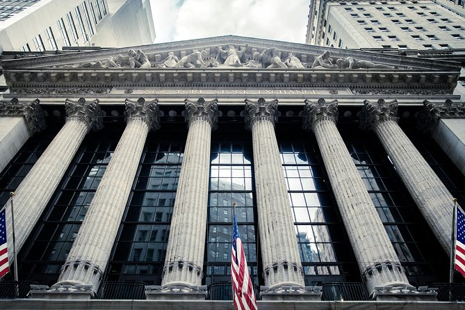 Manhattan Group Tour Including Wall Street and 911 Memorial - Guide impact, group size, and weather-proof tips