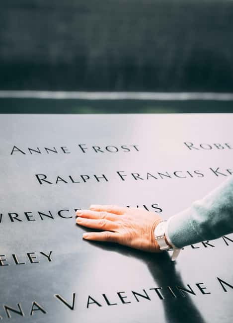 New York City: 9/11 Ground Zero All Access Tour - A Quick Architectural Break at the Oculus Center