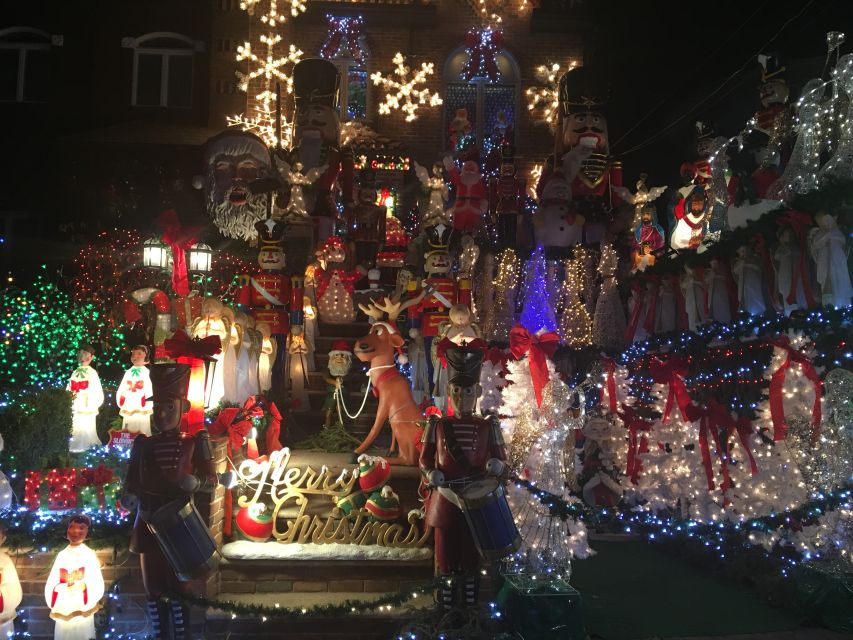 New York City: Dyker Heights Christmas Lights Tour - Dyker Heights after dark: what to look for and how to photograph smart