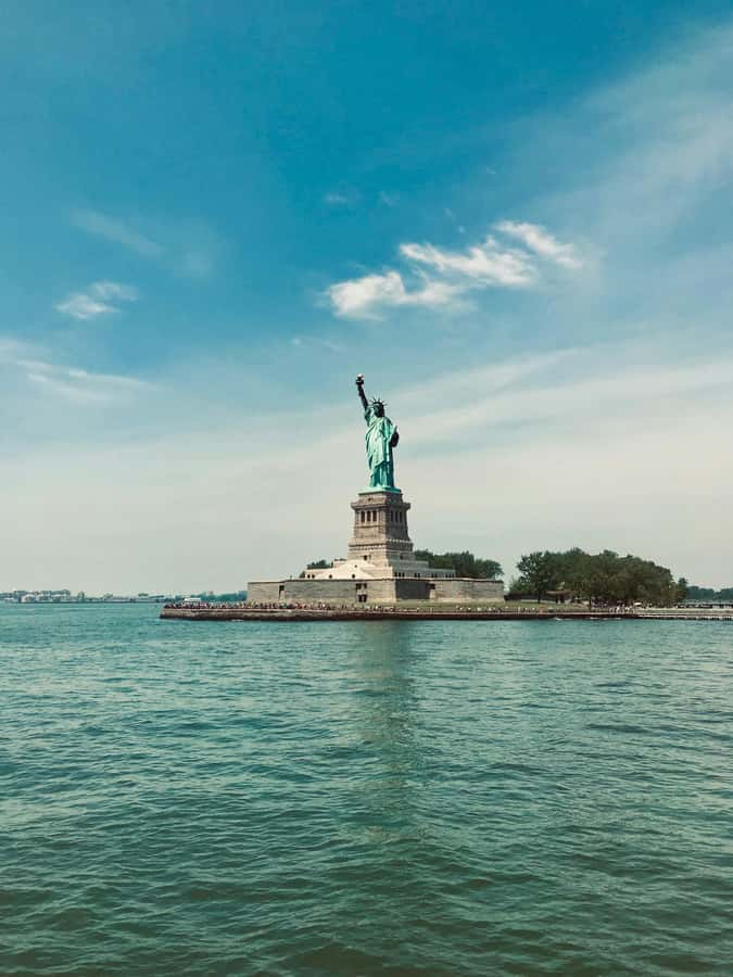 New York City: Statue of Liberty & Ellis Island Guided Tour - The Ferry Ride That Sets the Mood for Liberty Island