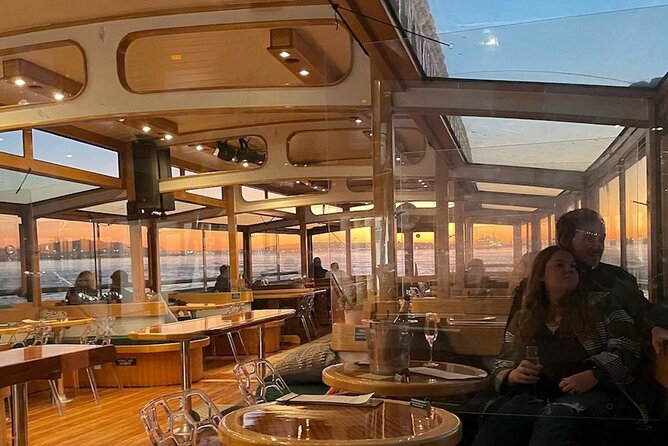 New York City Sunset Cruise on a Yacht - Stop 1: skyline views from the water (and how to get the best angles)