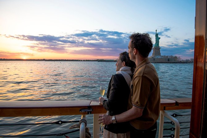 New York City Sunset Cruise on a Yacht - Stop 2: Statue of Liberty up close (the moment you booked for)