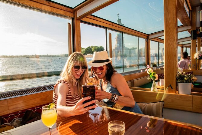 New York City Sunset Cruise on a Yacht - The 90-minute sunset timing that turns Manhattan into a photo machine