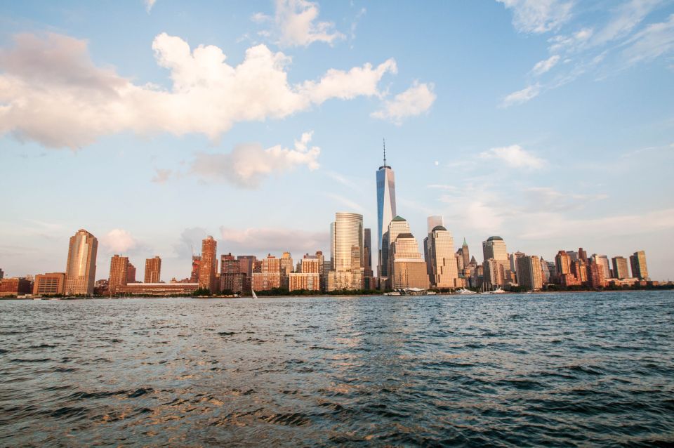 New York City: Sunset Sail Aboard a Schooner - Onboard comfort: elegant atmosphere, attentive crew, and real sailing movement
