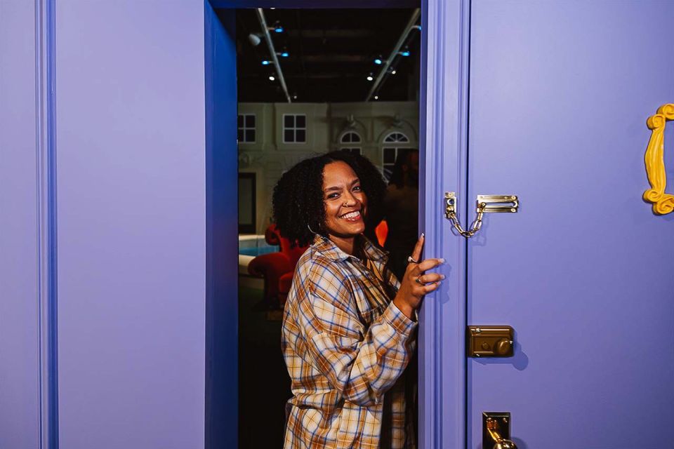 New York City: The FRIENDS™ Experience Entry Ticket - Getting In at Lexington Ave: Check-In, Bags, and IDs