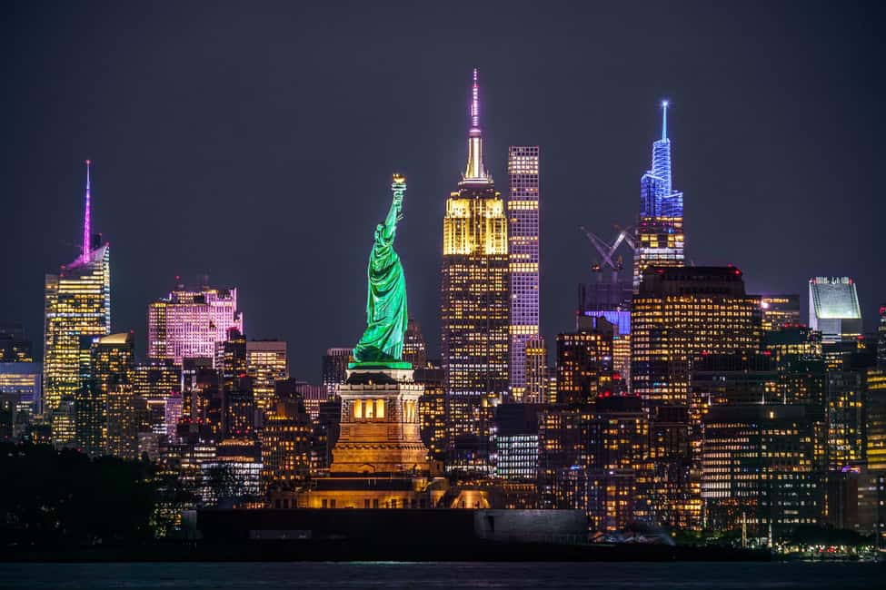 NYC at Night: 3-Hour Luxury Bus Tour of Top Highlights - Where You Meet and How the Tour Runs Without Hotel Pickup