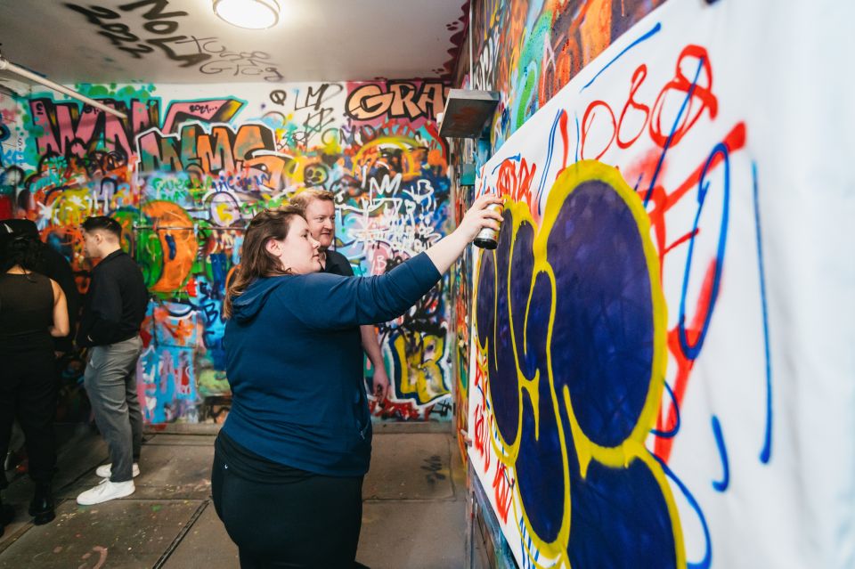 NYC: Brooklyn Graffiti Workshop with Local Artist - Taking it home: the personalized canvas souvenir and photos