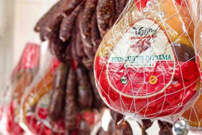 NYC: Chinatown & Little Italy Food Tour with 7 Flavorful Tastings - Start at Columbus Park: Gangs of New York’s Shadow on a Real Sidewalk