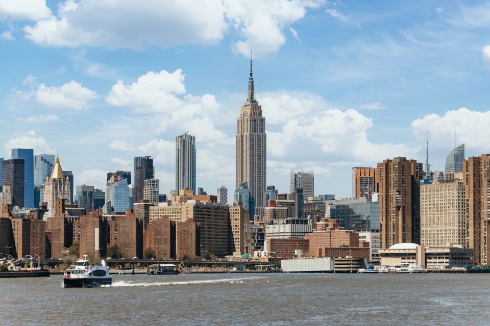 NYC: Circle Line 1.5-Hr Landmarks Skip-The-Box-Office Cruise - Key things that make this cruise worth your time