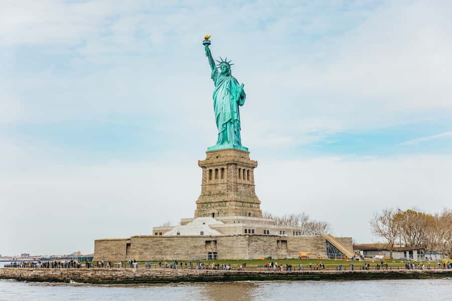 NYC: Circle Line 2.5 Hour Best of NYC Boat Cruise - Yankee Stadium and The Cloisters: NYC’s Big-City Pulse Meets Big-View Scenery