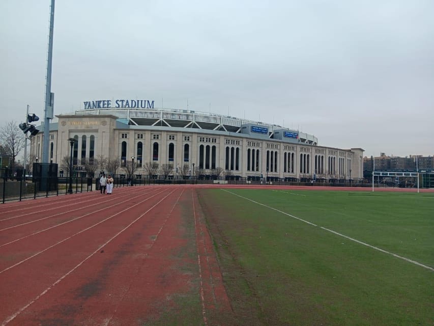 NYC: Contrasts of Bronx, Queens, Brooklyn, & Manhattan Tour - Harlem: 125th Street, Cotton Club, Apollo Theater, and brownstone charm
