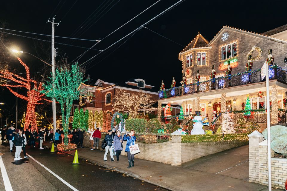 NYC: Dyker Heights Christmas Lights & Skyline View Bus Tour - Who should book this Dyker Heights Christmas Lights bus tour