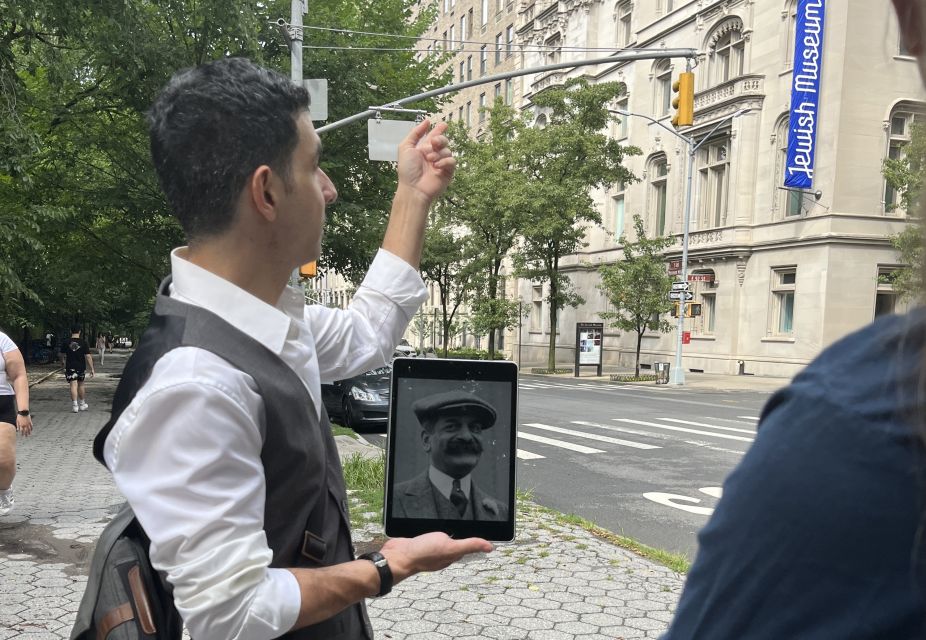 NYC: Gilded Age Mansions Guided Tour - The guide experience: iPad photos, humor, and names you will hear often