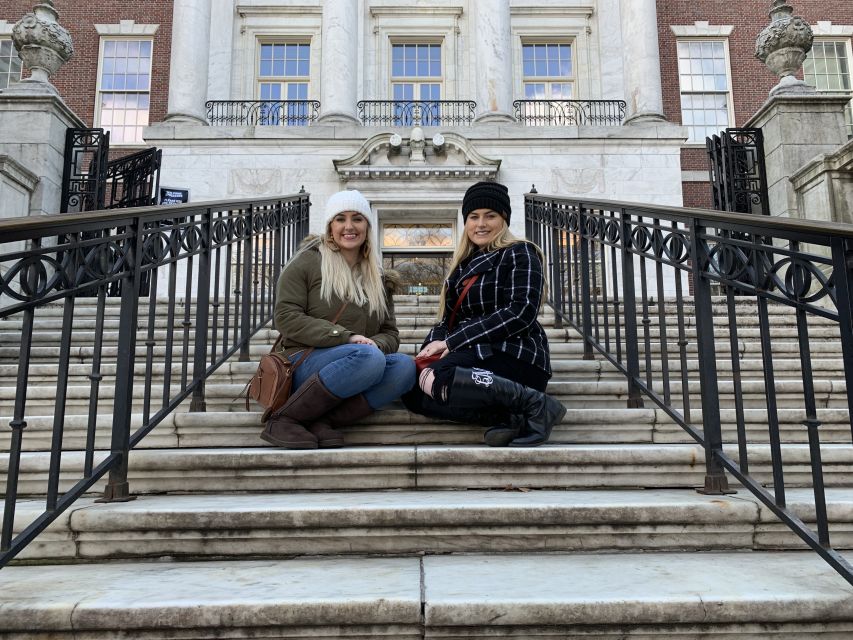 NYC: Gossip Girl Sites Bus Tour - A 2-Hour Bus Ride Through Manhattan’s Gossip Girl Power Spots