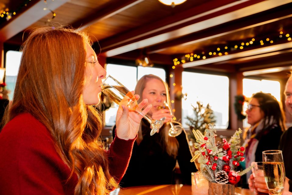 NYC: Holiday Yacht Cruise with Jazz, Cocoa & Carols - Key Highlights at a Glance
