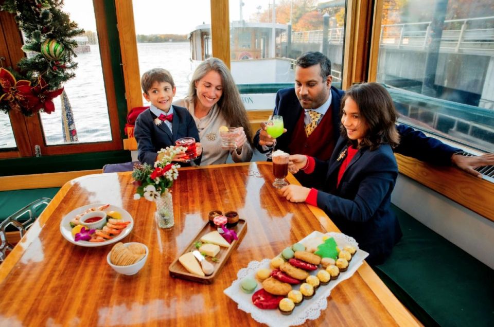 NYC: Holiday Yacht Cruise with Jazz, Cocoa & Carols - Heated Cabins and Assigned Seating: Comfort Is the Real Luxury