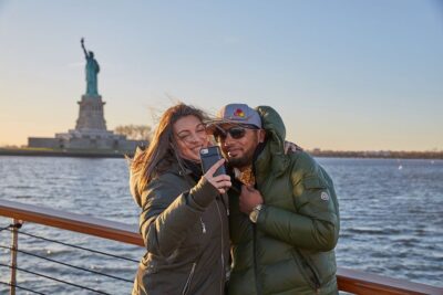 NYC: Holiday Yacht Cruise with Jazz, Cocoa & Carols - A 90-Minute Plan That Moves Fast (in the Best Way)