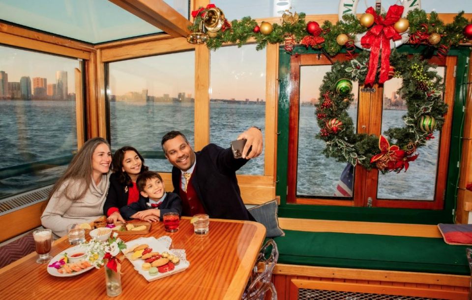 NYC: Holiday Yacht Cruise with Jazz, Cocoa & Carols - Route Highlights: Battery Park Through Governors Island