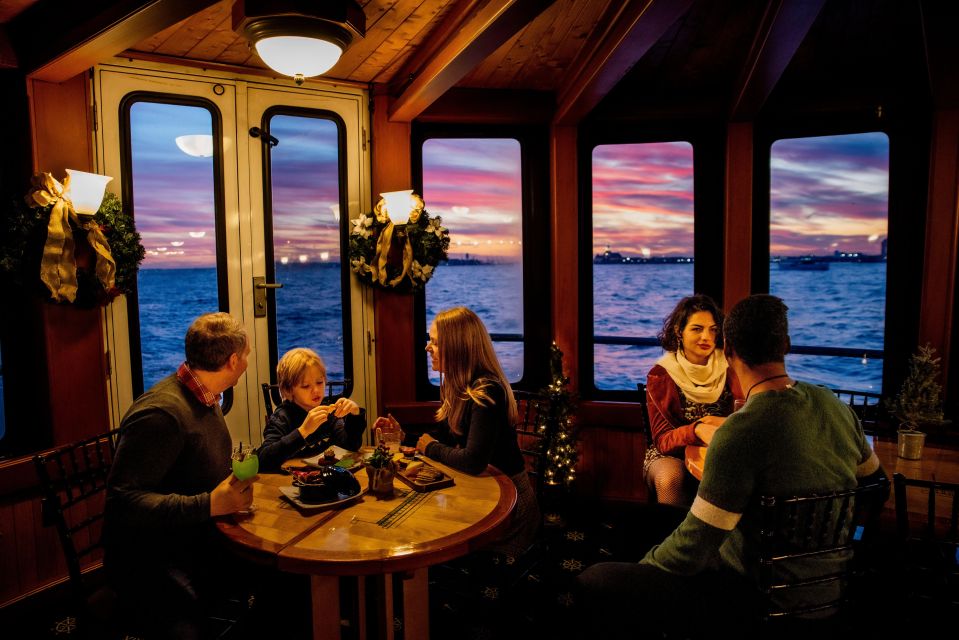 NYC: Holiday Yacht Cruise with Jazz, Cocoa & Carols - Cocoa, Cookies, and the One Included Drink Value Test
