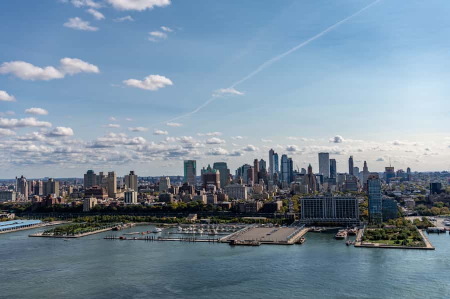 NYC: Manhattan Sightseeing Helicopter Tour - Brooklyn Bridge (1883) and the skyline wrap-up
