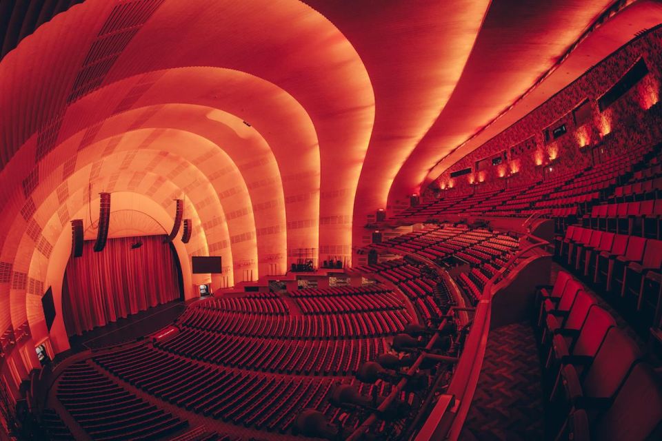 NYC: Radio City Music Hall Tour Experience - The off-limits areas: The Roxy Suite and the rooms behind the curtain