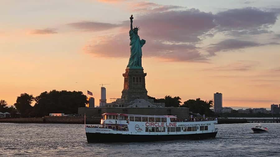 NYC: Statue of Liberty Sunset Cruise Skip-the-Line Ticket - From South Street Seaport to Lady Liberty: The 90-Minute Flow