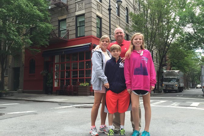 NYC TV & Movie Locations Bus Tour – Friends, Seinfeld & More - Key highlights to pay attention to