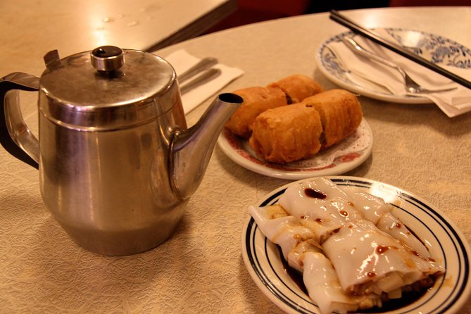 Original NYC Guided Food Tour of Chinatown and Little Italy - The middle of Chinatown: dumplings, roasted duck, and why guides help