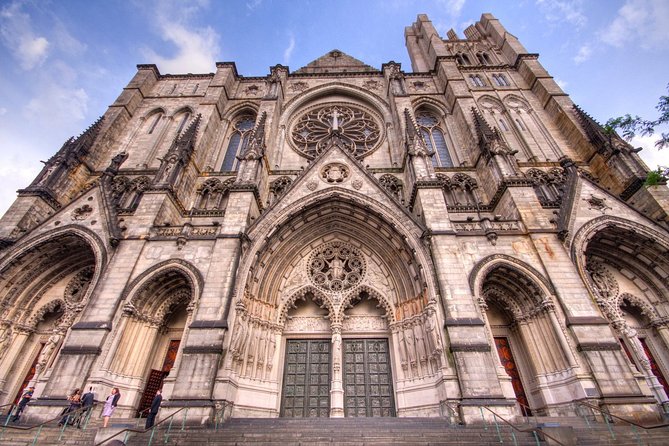 Private Guided New York City Tour by SUV - SUV Comfort With a Separate Driver and Guide