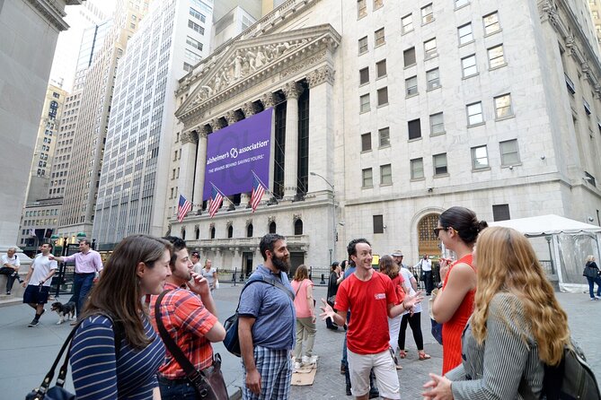 Private New York Tour: Footsteps of Alexander Hamilton - Fearless Girl and the NYSE: Modern Icons Built for an Old Story