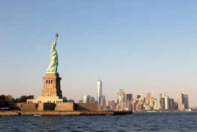 Statue of Liberty Tour with Ellis Island and Immigration Museum - The ferry ride to Liberty Island: part sightseeing, part buffer