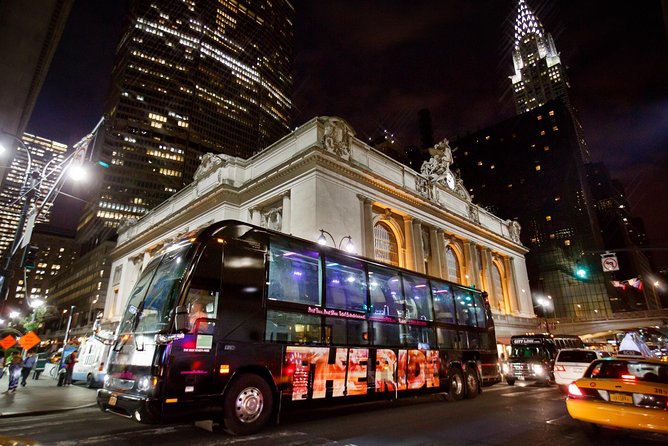 The RIDE Experience Theatrical Bus Tour - The hosts: comedy commentary that keeps landmarks from feeling boring